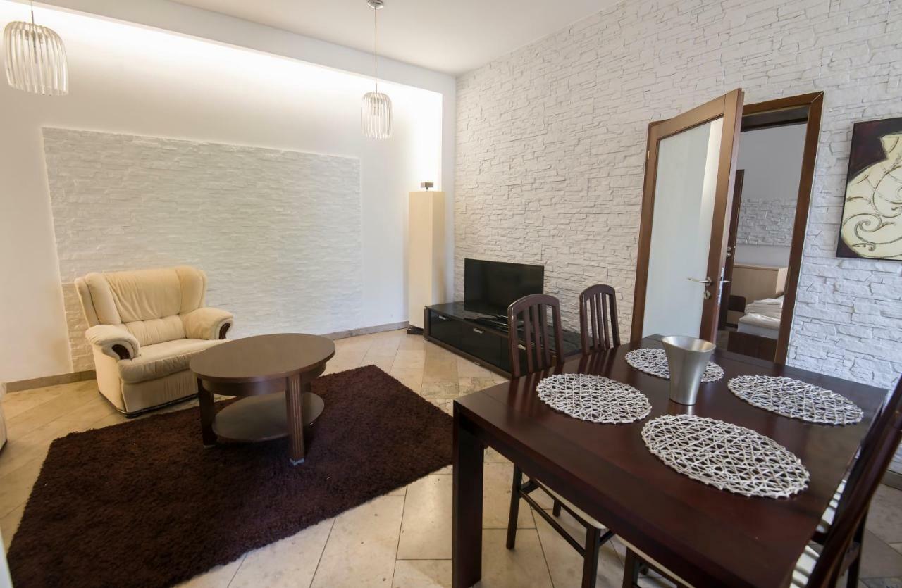 Apartamenty Na Warszawskiej Sieradz Buitenkant foto